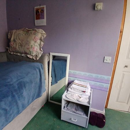 Cosy Single Room Only For Ladies In Tower Bridge London Exterior photo